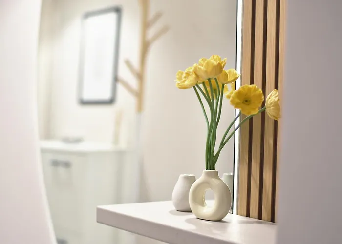 Boutique 2-bedroom Downtown Daire