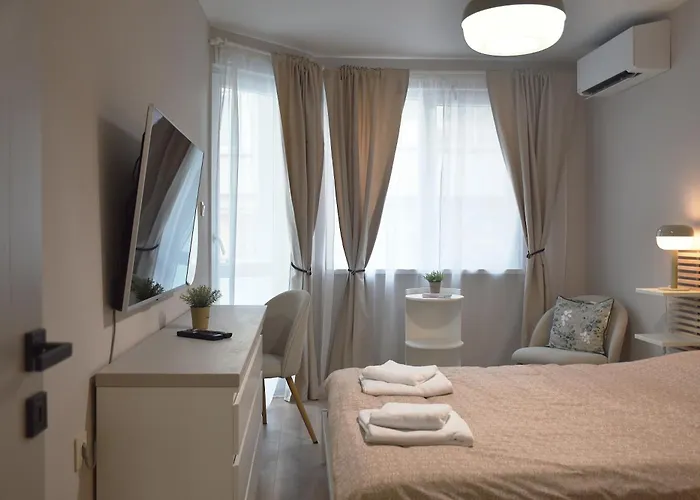 Boutique 2-bedroom Downtown 公寓