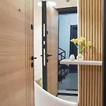 Luxury Boutique 2-bedroom Downtown Апартаменты Бургас