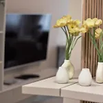 Luxury Boutique 2-bedroom Downtown Бургас