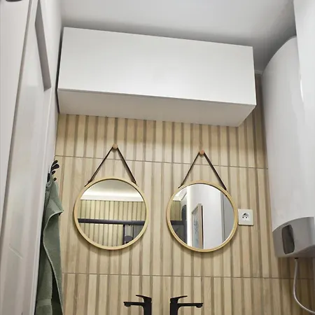 Luxury Boutique 2-bedroom Downtown דירה בורגאס