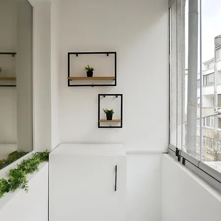 Luxury Boutique 2-bedroom Downtown דירה *
