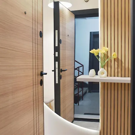Luxury Boutique 2-bedroom Downtown דירה בורגאס