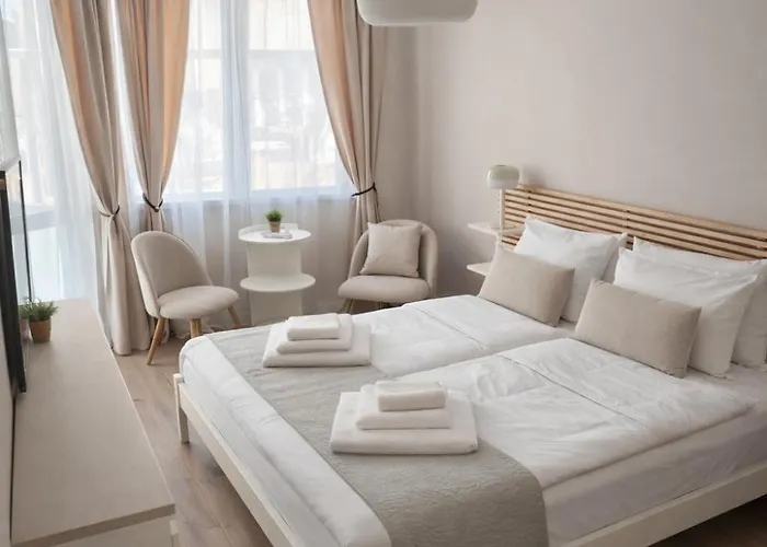 Boutique 2-bedroom Downtown Apartament *